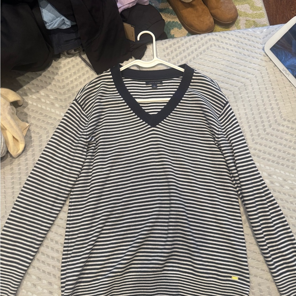 Tommy Hilfiger Medium Navy and White Striped Sweater